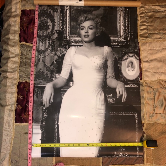 ⭐ Marilyn Monroe Black & White Poster – Vintage Hollywood Icon ⭐ - Picture 4 of 10